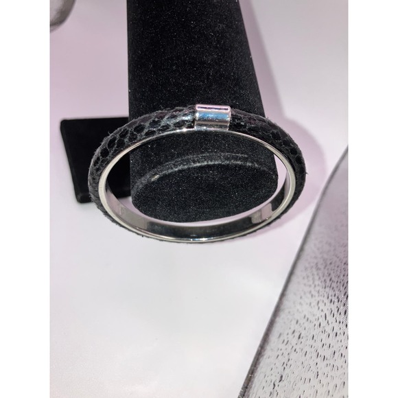 Following Leather Cross-Stich 3 1/8" Wide Bangle Bracelet! - Picture 4 of 9